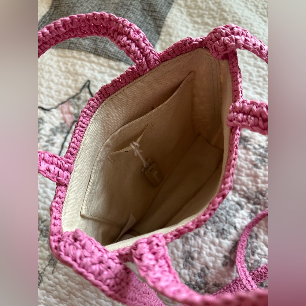Madewell Small Straw Edition Transport
Crossbody Bag in Retro Pink - Picture 6 of 7
